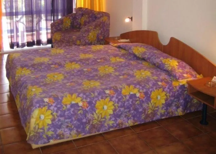 Regina 3* サニービーチ